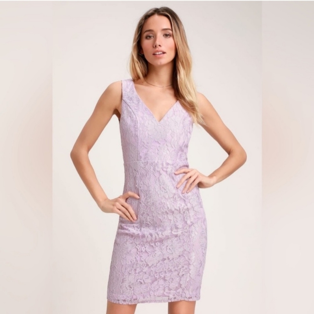 EUC Lulu's Normani Lace All Over Lavender Lilac Sleeveless V Neck Dress